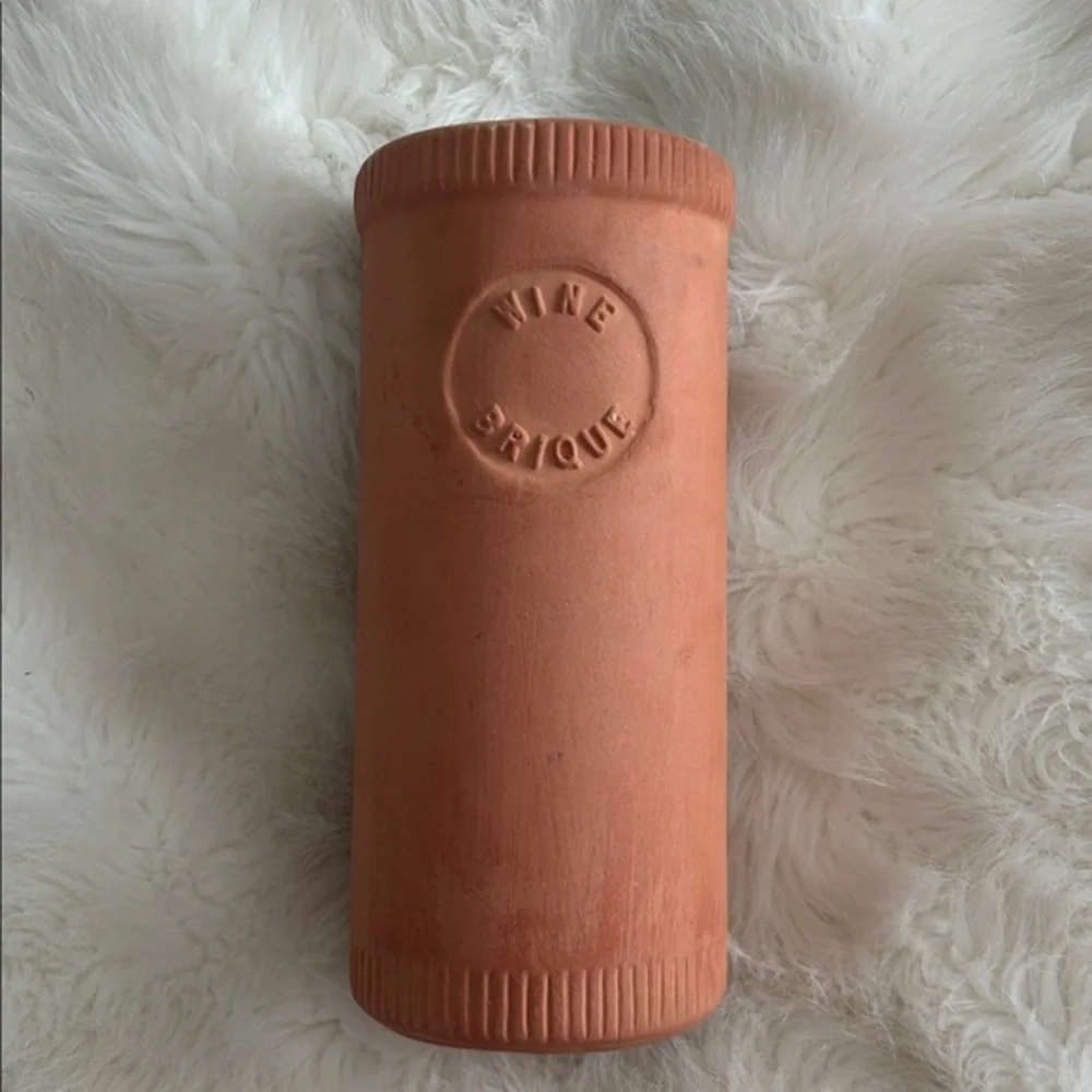 Vintage terra-cotta wine course from Italy